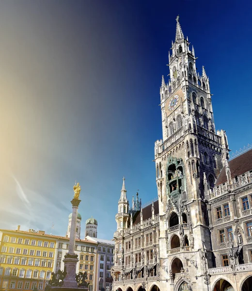 Vista típica da Praça Marienplatz em Munique, Alemanha — Fotografia de Stock