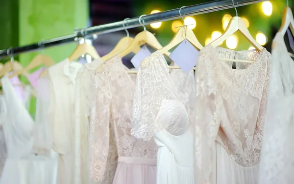몇 가지 아름 다운 웨딩 드레스 — 스톡 사진