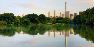 Central Park, New York, Usa 'nın Idyllic gün batımı manzarası