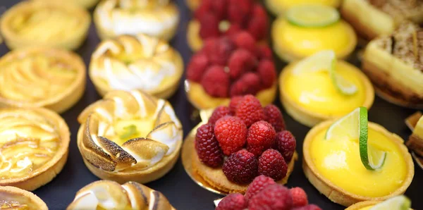 Variedade Bolos Uma Padaria Francesa Produtos Típicos Padaria França — Fotografia de Stock