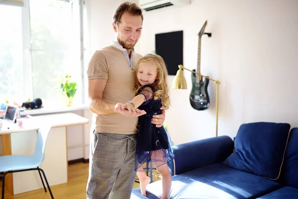 Young Handsome Father His Little Curly Hair Daughter Dancing Home — Stock Photo, Image