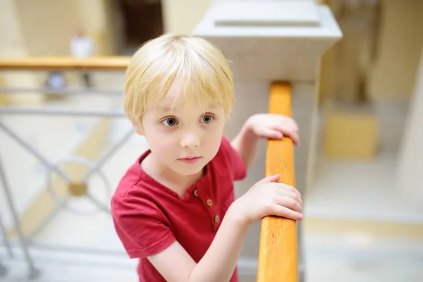 Little Boy Looking Sculpturesduring Excursion Aesthetic Art Education Kids — Stock Photo, Image