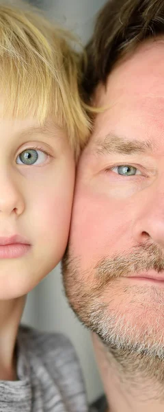 Close Portrait Handsome Father His Litttle Son Look Camera Beautiful — Stock Photo, Image