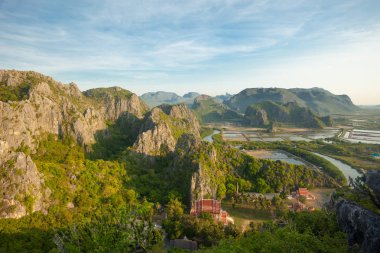 Dağı'nda Khao Sam ROI Yot Milli Parkı, Tayland