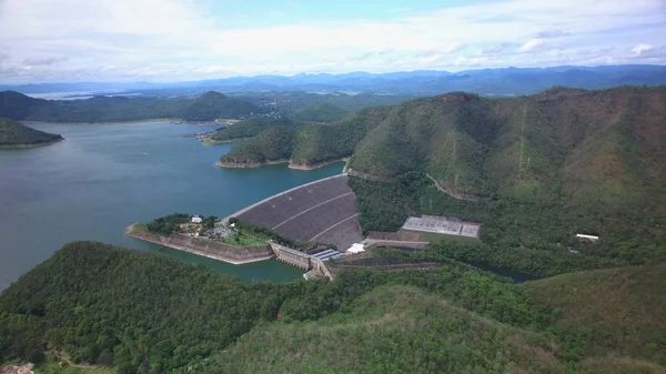 Srinagarind Dam w Kanchanaburi, Tajlandia — Zdjęcie stockowe