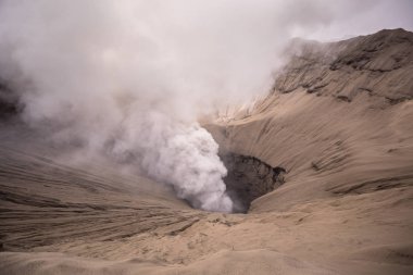 Doğu Java, Endonezya gündoğumu sırasında Mount Bromo yanardağ.