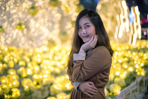 Portrait of asian woman, outdoor in night — Stock Photo, Image