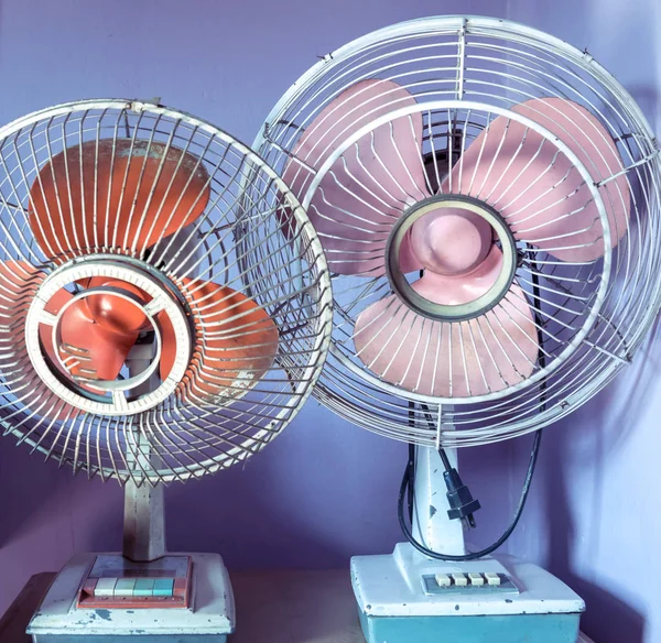 Sporco vecchio ventilatore metallo vintage — Foto Stock