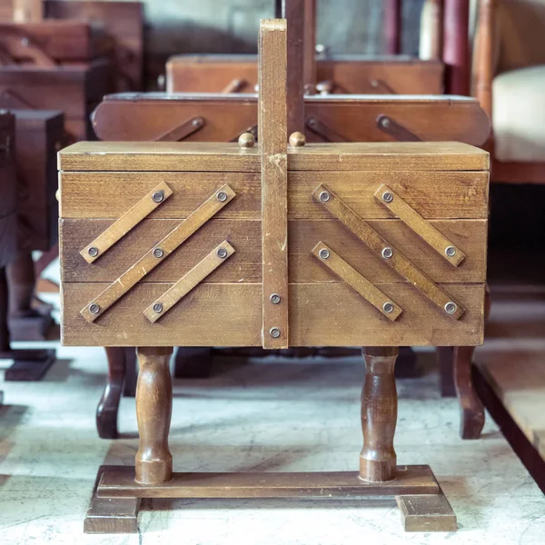 Armário de madeira clássico — Fotografia de Stock