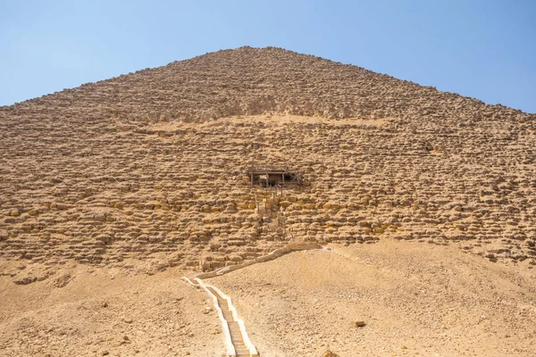 La pirámide roja de Dahshur en Giza, Egipto —  Fotos de Stock