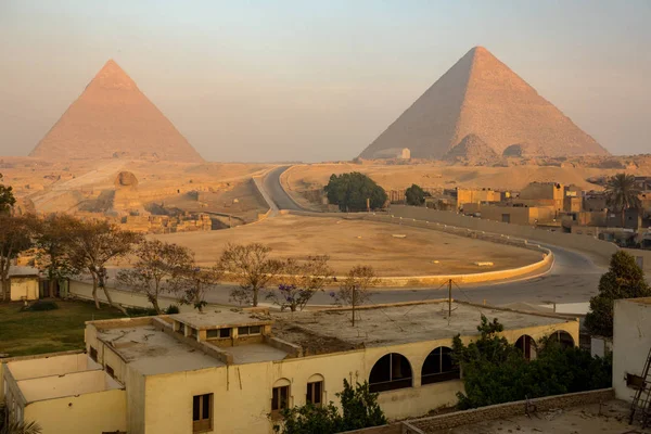 A grande pirâmide no por do sol — Fotografia de Stock