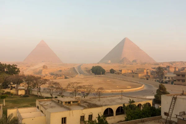 Velká pyramida na západ slunce — Stock fotografie