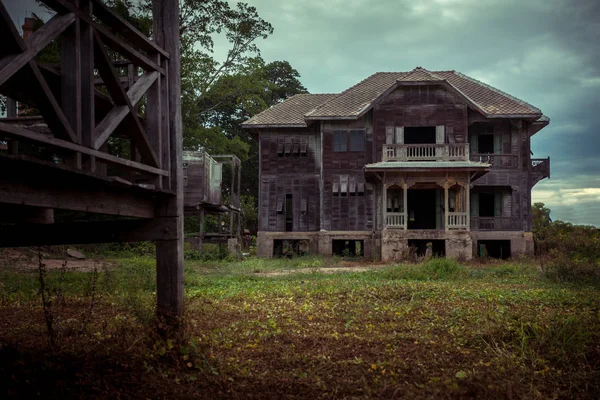 Vieille maison abandonnée — Photo