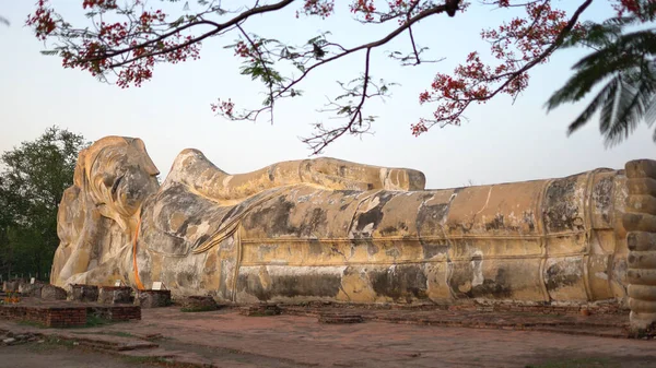 Standbeeld Van Boeddha Slapen Ayutthaya Thailand — Stockfoto