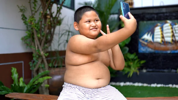 Asian Child Boy Salfie Playing Mobile Phones — Stock Photo, Image