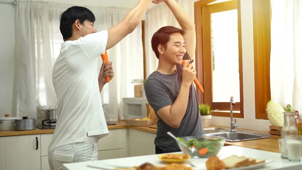 Ásia Gay Casal Homossexual Cozinhar Juntos Cozinha — Fotografia de Stock