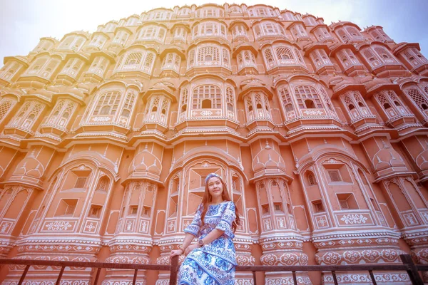 Mulher Jovem Durante Pôr Sol Hawa Mahal Jaipur Rajasthan Índia — Fotografia de Stock