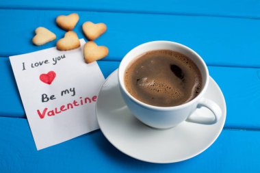 Sevgililer günü için çerezler ile kahve.