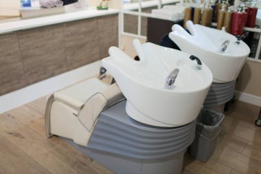 Bir Spa salonu iç. Saç yıkama için sandalye