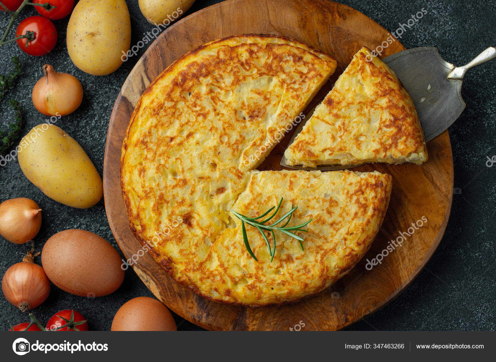 Omelete Espanhol Com Batatas Cebola Cozinha Típica ...