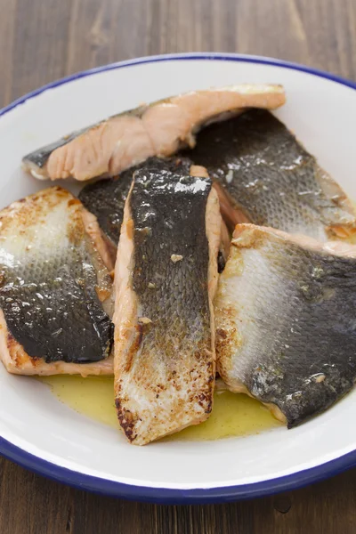 Pesce fritto sul piatto — Foto Stock