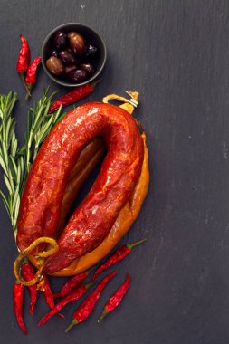 siyah arka plan üzerine chourico