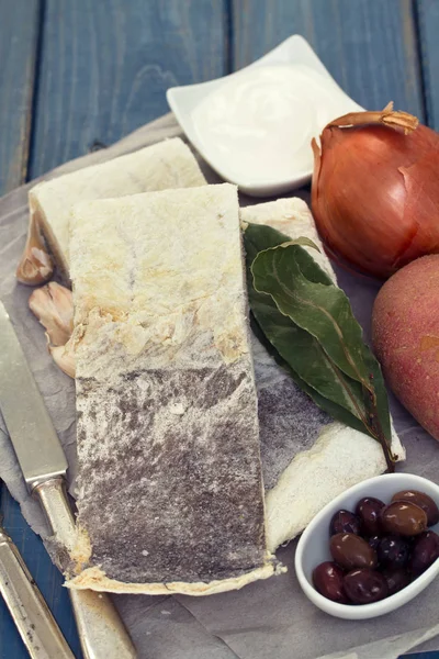 Poisson de morue à la crème, pomme de terre et oignon — Photo