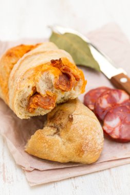 chourico kağıt üzerinde ile ekmek