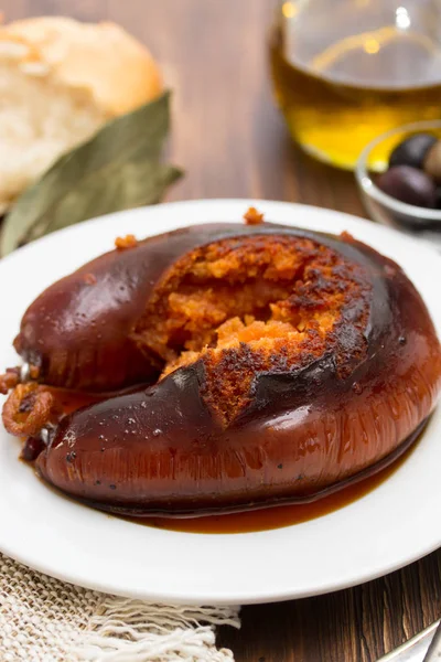 ızgara poartuguese sosis farinheira beyaz plaka üzerinde