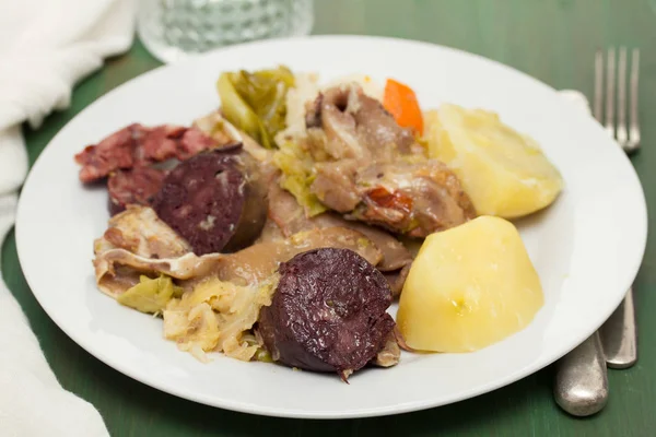 Традиційна португальська страва cozido a Portuguesa — стокове фото