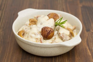 kestane ve tabak haşlanmış pirinç ile Türkiye