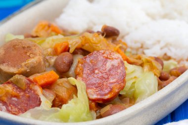 tipik Portekizce çanak feijoada