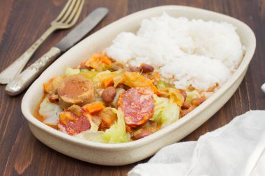 tipik Portekizce çanak feijoada