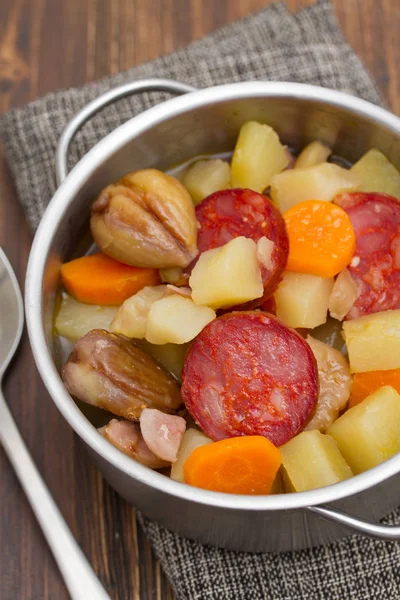  çorba kestane ile potu tütsülenmiş sosis