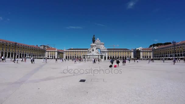 LISBON, PORTUGAL - AUGUST 18, 2017: Commerce Square in Lisbon, Portugal — Stock Video