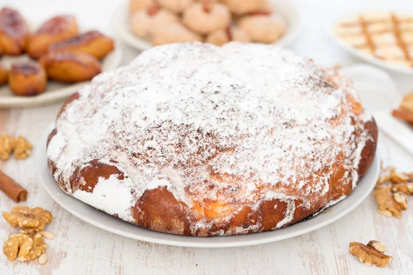 Traditionele Portugese brood pao de deus — Stockfoto