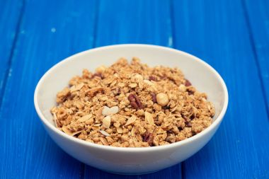 tahıllar ile fındık ve kuru meyve büyük kase