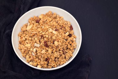 tahıllar ile fındık ve kuru meyve büyük kase