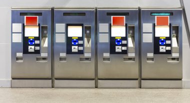 otomatik tren bilet satıcı makineleri tek başına