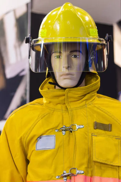 Manequins com terno de combate a incêndio; Equipamento de Proteção Pessoal — Fotografia de Stock