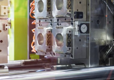 Plastik Enjeksiyon Makinası 