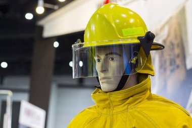 Yangınla mücadele ile mankenler uygun; Bireysel koruma araçları