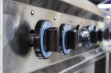 Mutfak yanan Ocak anahtarı kapatın 