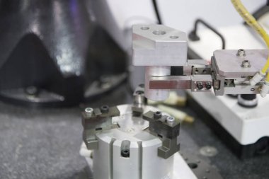 Robotik Kol almak ve parçalar yerleştirin ;