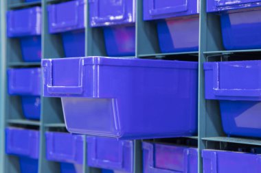 Ben parçaları tutmak için plastik çekmece