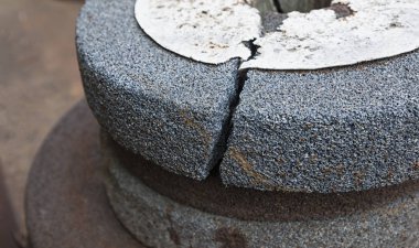 Kullanılan kırık taşlama tekerleği 