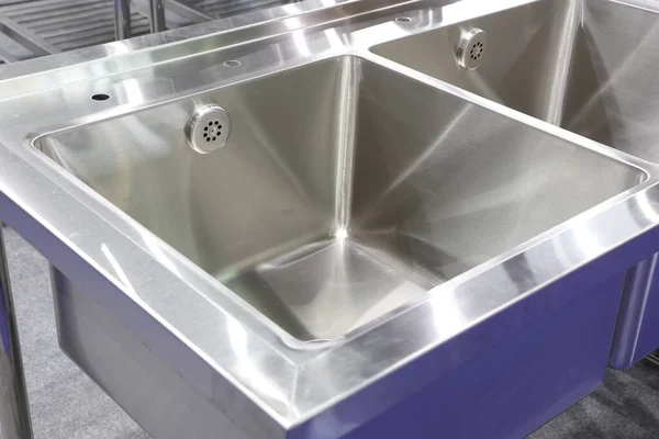 Stainless steel kitchen sink — Stock Photo, Image
