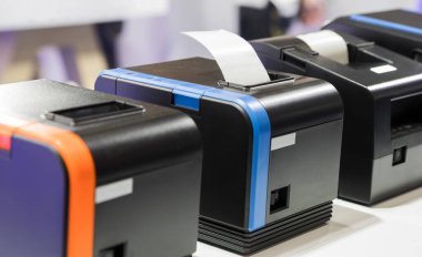 Termal yazıcıdan kağıt fişi çıkışı; iş geçmişi 