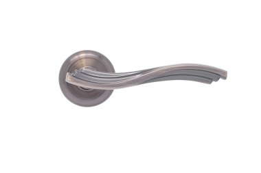 Beyaz arka plan yan görünüm üzerinde izole metal kapı kolu