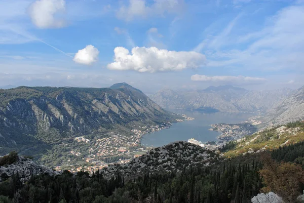 Montenegro, el camino a Lovcen — Foto de Stock